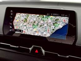 【メーカーオプションナビ】フルセグテレビやブルートゥース接続、DVD再生など多彩な機能を併せ持っており、インパネ周りがすっきりしてますね！