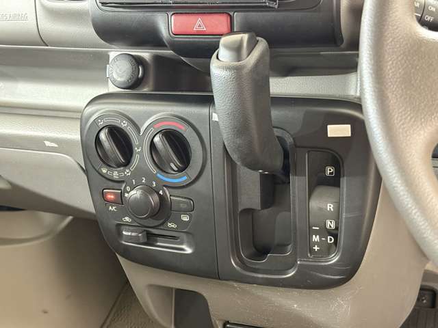 納車前には全車専用機械でクリーニングおこなっています！隅々までキレイに仕上げてからお渡しします！