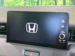 【9インチ　ホンダコネクトディスプレイ】視認性の高い大画面ディスプレイでナビの使用や、お持ちのスマートフォンと連携したbluetoothでの音楽再生が可能です♪