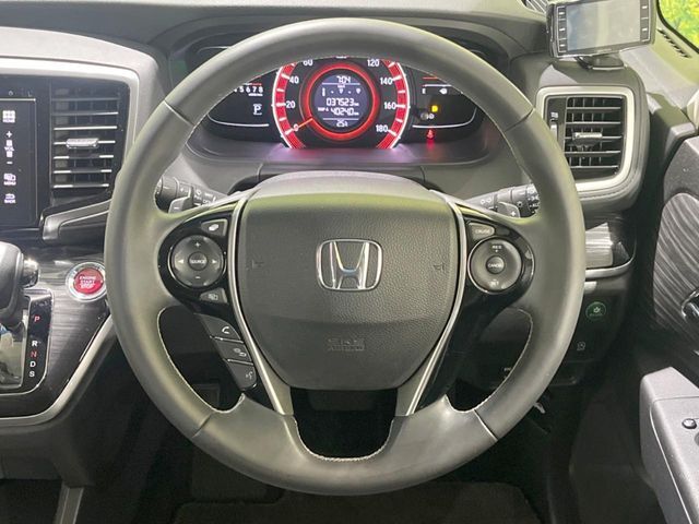 【ステアリングスイッチ】運転中、前方から目線をそらすことなく、オーディオ等の操作が可能な便利機能！安心＆快適なドライブを演出してくれます♪