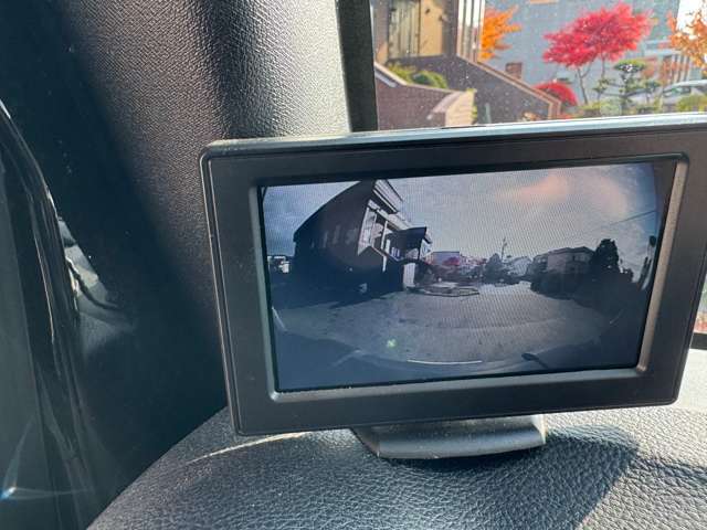 フロントカメラもついていて車検に対応しています