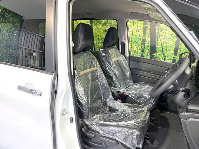 もちろん車内はキレイです♪よりクリーンな状態をキープしたいお客様には『ナノゾーンコート』がおすすめ！新型コロナウイルス対策や、除菌・消臭に効果を発揮し多くの方にご好評いただいております。