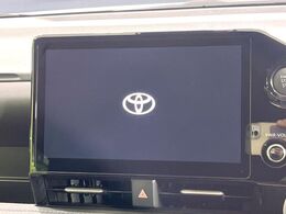 【10.5インチナビ】高級感とインパクトのある大画面ナビを装備。各種オーディオ操作はもちろん、スマホ連携もできる利便性の高いナビです♪