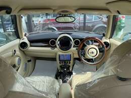 【インパネ全体】全方位で視界が広く、高い目線で運転もしやすいです！