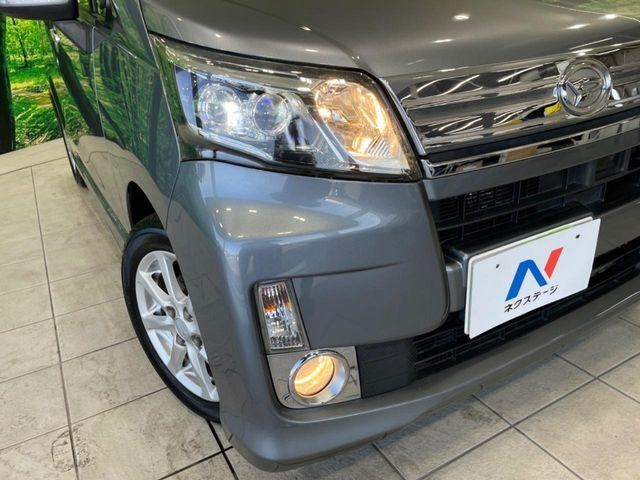 【LEDヘッドライト】悪天候や夜間走行時も良好な視界を確保し安心して運転できる高輝度LEDヘッドライトを装備！点灯速度が早く、消費電力も抑えられています。