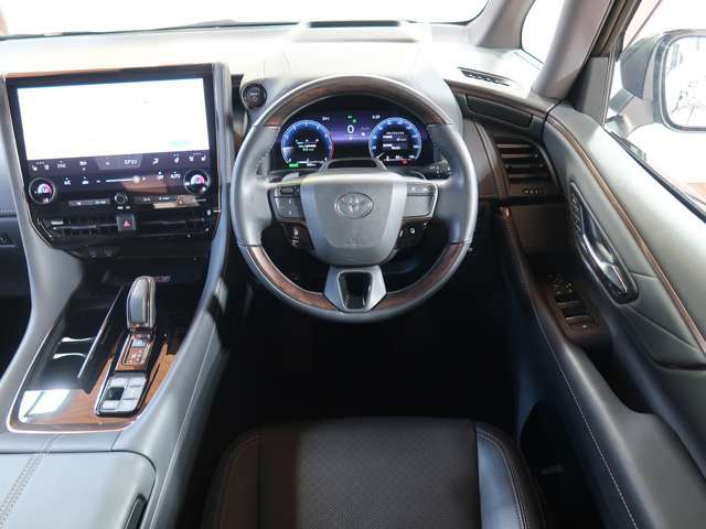 車検、板金なども、安価で安心、早いを常に目指しております。タイヤ・ナビなどのカー用品・マフラーなやローダウンサスペンションなどのカスタムパーツ・任意保険までトータルで安心のカーライフをお約束します。