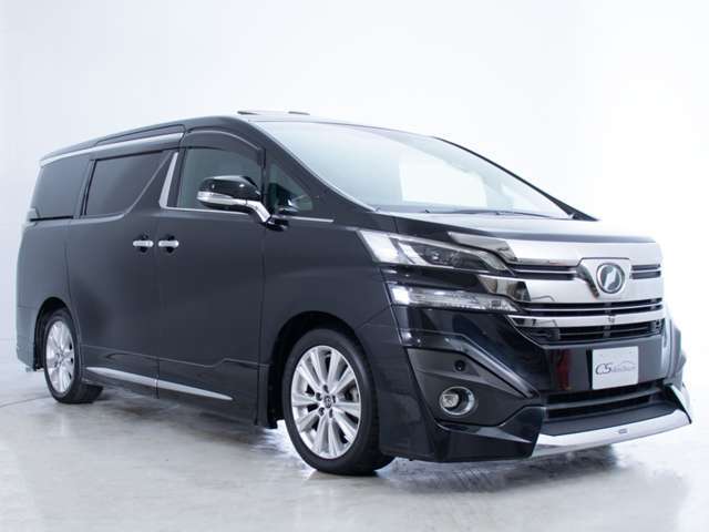 ヘッドライトはくすみも無く非常に良好な状態となっております！是非、その目でお確かめください！ヘッドライトコーティングも承っております！心よりご来店をお待ちしております！