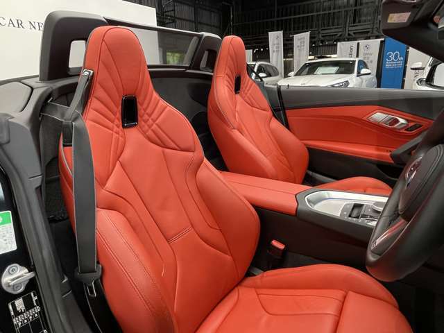 長時間の運転でも疲れにくく、オーナー様の事だけを考えて作成したBMWならではのとっておきのシートです。