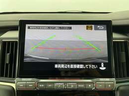 【バックモニター】後ろのカメラの映像をモニターに映し出すことができます！後方の見えない死角や、障害物との距離感をしっかり確認することができます！駐車が苦手な方におすすめです。