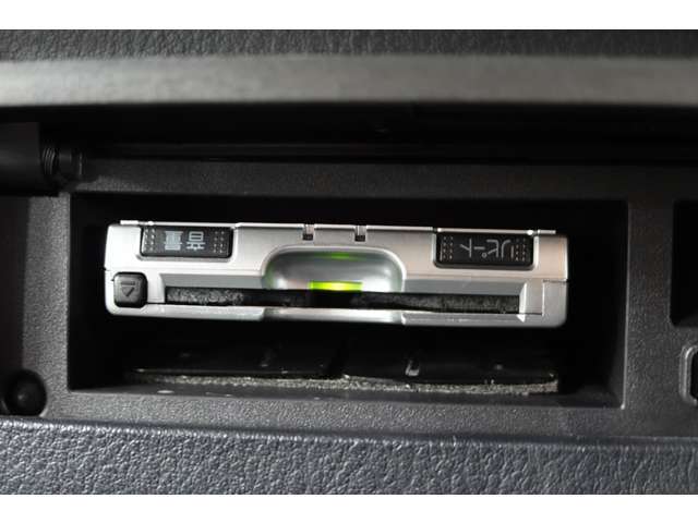 ETCなら高速道路の料金所をノンストップでスイスイと通過することができます！ETC割引有りの有料道路もあり経済的にもお得です♪　※セットアップには別途費用が掛かります。