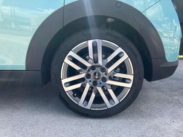 17インチ純正アルミホイール