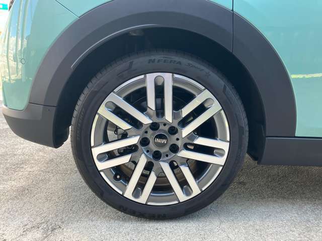 17インチ純正アルミホイール