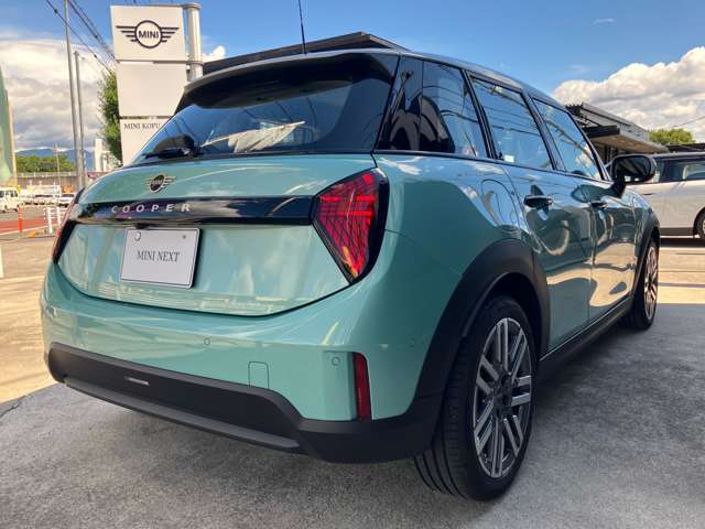 MINI正規ディーラー取り扱い　MINI認定中古車　MINI　NEXT甲府お車の詳細や展示状況は055-236-3252もしくはフリーダイヤル0078-6002-322544までお気軽にお問合せ下さい。http://www.kofu.mini.jp/dealer/kofu/