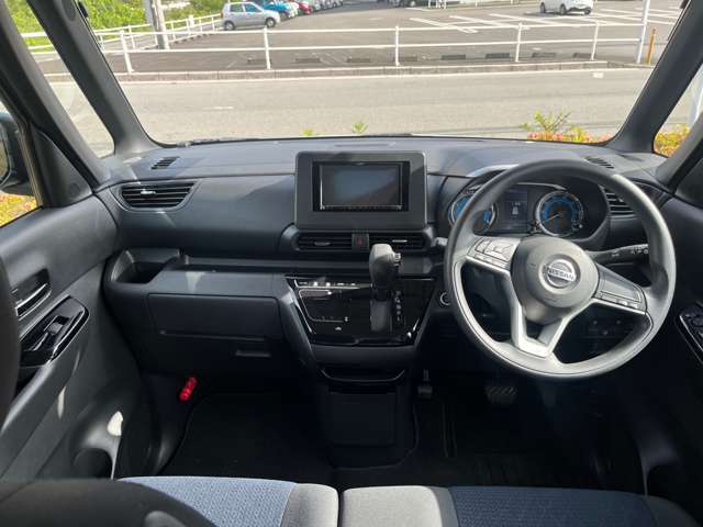 後席から運転席全景、付属品へのご質問もお待ちしております。