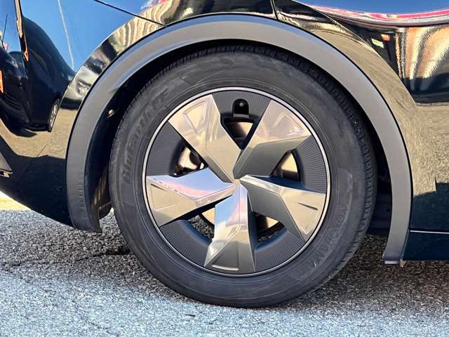 弊社は、お客さまのニーズにお応え出来るよう、豊富な車種を取り揃えております。お乗り換えの際も、是非、よろしくお願いいたします。