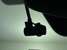 【ドライブレコーダー】映像・音声などの運転中の記録を残します。事故などを起こした起こされた時の証拠になりえますので、もしも時でも安心ですね。