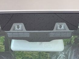 【スズキ　セーフティサポート】走行中に前方の車両等を認識し、衝突しそうな時は警報とブレーキで衝突回避と被害軽減をアシスト。より安全にドライブをお楽しみいただけます。