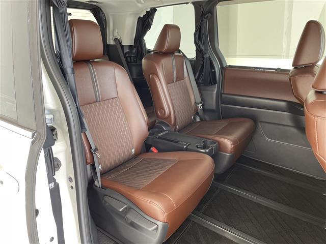 【後部座席】『後部座席周辺』の画像になります。写真の内容に関してご不明点、ご質問等がございましたらお気軽にガリバー店舗までお問い合わせください。