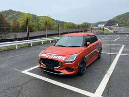 納車後すぐに速攻チューン！REVSPEED掲載済！エンジンやミッションはそのまま、スイスポのオリジナル車高調を流用。マフラー交換で排気効率UP！仕上がりは非常に楽しい一台！店舗展示中！ご来店お待ちしております！