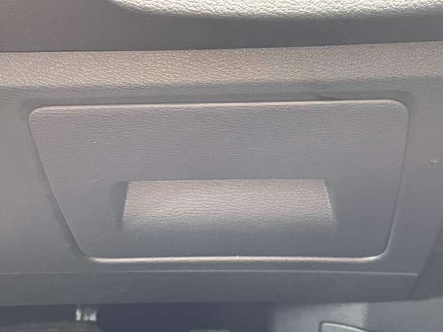 LIBERALAへようこそ。このたびは私どもの車両をご覧頂き有難うございます。こだわりの在庫車両の中から、新しい愛車をお選び下さい。　TEL：0120-964-349