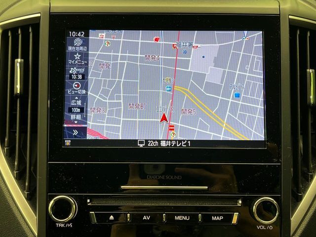 【問合せ：0776-53-4907】【純正8型ビルトインナビ】インテリアに溶け込むスタイリッシュな「専用設計ナビ」を装備♪視認性や操作性など基本性能にも優れ、より上質なカーライフをお楽しみいただけます