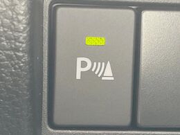 【クリアランスソナー】バンパーに付いたセンサーが障害物を検知！一定の距離に近づくとアラートで教えてくれます♪狭い駐車スペースや車庫入れ時も安心ですね☆