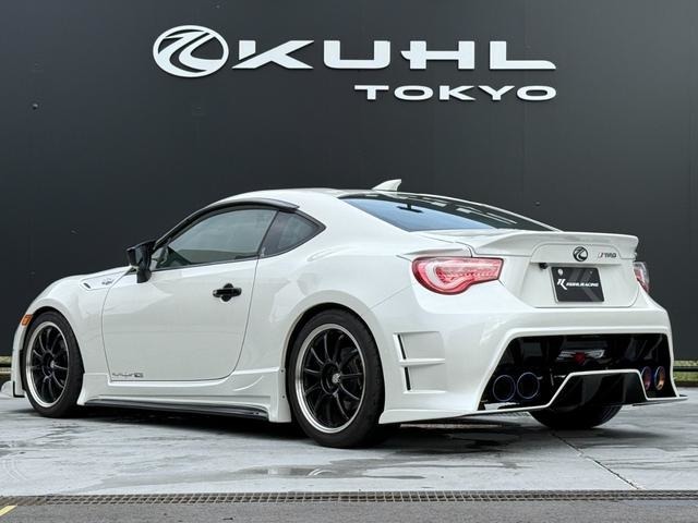 人気のKUHLオリジナル01R-GTエアロパーツをフル装備！低く構えたスタイルと、アグレッシブなデザインが魅力です。カスタムコンプリートカーをお求めの方に自信を持っておすすめします！