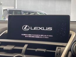 【10.3インチワイドナビ】高級感とインパクトのある大型ワイドナビを装備。各種オーディオ操作はもちろん、横長ワイド画面でのマップ2分割表示など、利便性も高いナビです♪