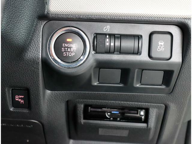 エンジン始動はアクセスキーを携帯して運転席に座りブレーキペダルを踏みながらプッシュエンジンスイッチを押すだけで行えとても便利です。