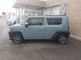 9インチSDナビ　フルセグ　DVD　ブルートゥース　ETC　パノラマビュー　スマートキー　プッシュスタート　Wシートヒーター　スマートアシスト　4WD　LEDライト　スカイルーフ　ターボ　コーナーソナ