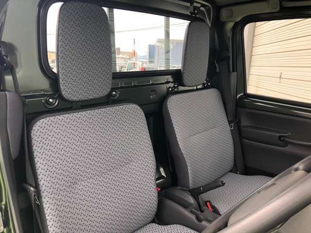 毎回座るフロントシート。運転席は使用する部分ですので、座り心地が重要です！
