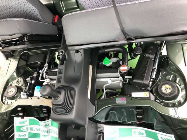 不具合等はエンジンルームで確認できる場合も多いです。コンディションのチェックや維持の面でとってもプラスです！