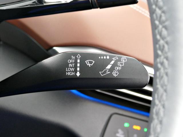 当社デモカー　電気自動車　LEDヘッドライト　禁煙車　コンビレザーシート　パワーシート　アダプティブクルーズ　ブルートゥース通信　カープレイアンドロイドオート対応　スマートキースペア有　アラウンドビュ