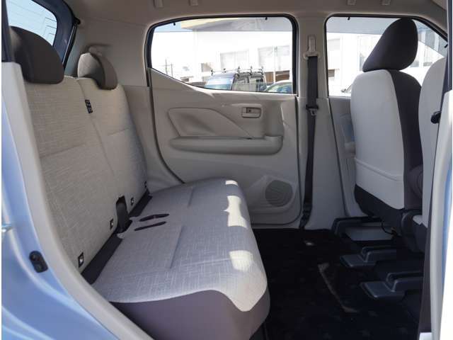 【ディーラーの車は高い？】実はそんなことないんです！ディーラーはオークションなどを使わず、自社で車を仕入れているので安いんです☆さらに諸費用も明確で安いので、総額で比較してみてくださいね♪