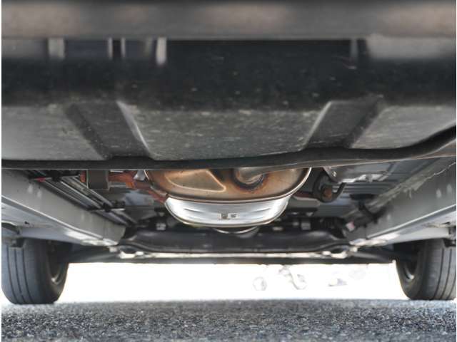 【下回り】下回りに気になるサビ等もございません。ご納車前にさらに徹底的に整備致しますので、ご安心してご検討下さい。