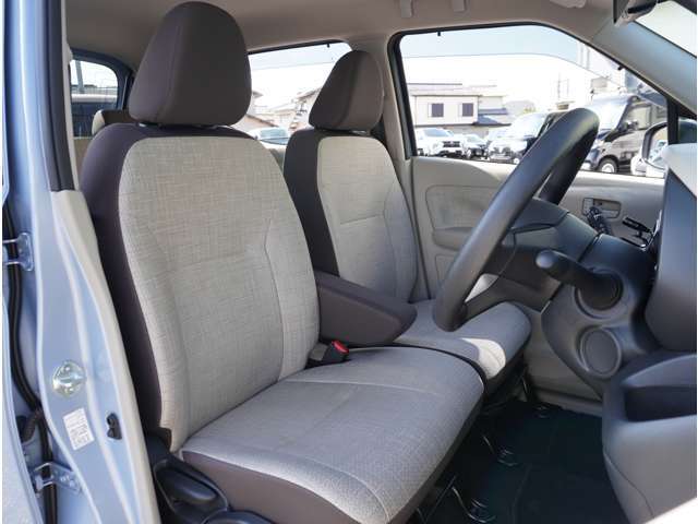 【充実した保証と質の高い整備】中古車は納車前の質の高い整備とメンテナンスが非常に重要です。幅広い保証はもちろん「新車感覚でお乗りいただける」よう、研修をうけた質の高い整備を納車前に実施しています☆