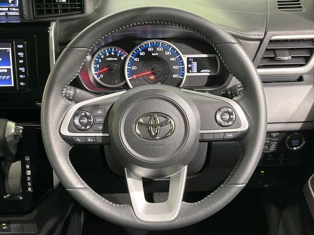 【ステアリングスイッチ】運転中、前方から目線をそらすことなく、オーディオ等の操作が可能な便利機能！安心＆快適なドライブを演出してくれます♪