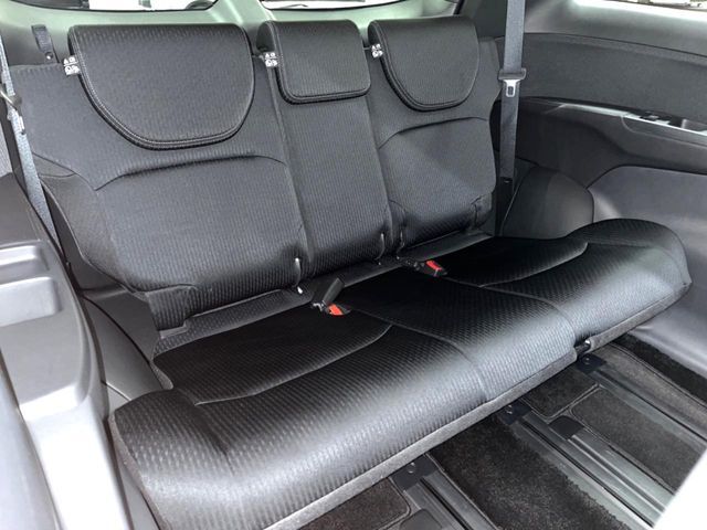 3列目シートはもちろん状態良好☆大人でもゆったりと座って頂けますので、大人数でのお出かけもラクラクです♪ご家族で、気の知れた仲間で、ドライブに行くのが楽しみですね♪