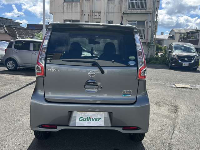 こちら後ろの写真になります。店舗にて現車の確認も頂けますので、お電話で在庫のご確認の上是非ご来店くださいませ！ご来店特典もございます！まずはご予約のお電話をお待ちしております。