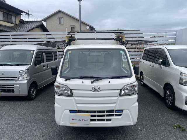 グレードは3方販売扉　移動販売車　冷蔵-7℃　です！