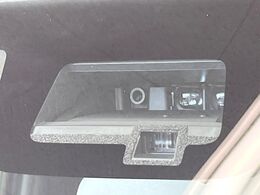 【スズキ　セーフティサポート】走行中に前方の車両等を認識し、衝突しそうな時は警報とブレーキで衝突回避と被害軽減をアシスト。より安全にドライブをお楽しみいただけます。