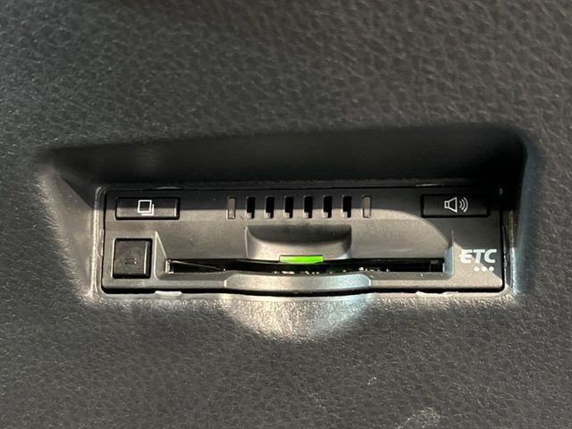 【ETC】高速道路の料金所をストレスなく通過！話題のスポットやサービスエリアに多い「スマートIC」利用時は必須のアイテムです。当店でセットアップを実施、ご納車当日からすぐにご利用いただけます！