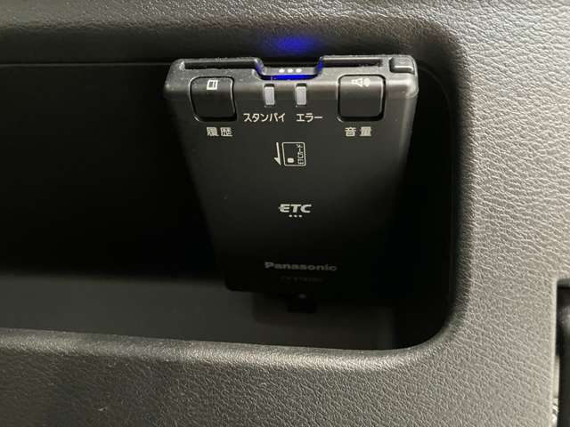 ETCも勿論付ています。これで高速道路の料金所もノーストレス。ノンストップで通過します。