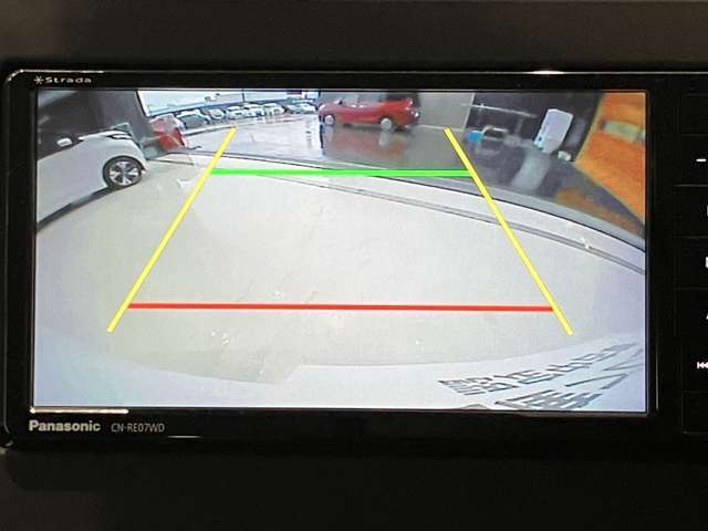 バックカメラも装着しています。ガイド機能がついているので後方の距離などがつかみやすくなっています。