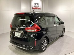 Honda認定中古車 U-Selectは3つの安心をお約束します。　1　Hondaのプロが整備した安心。 2　第三者機関がチェックした安心。　3　購入後もHondaが保証する安心。