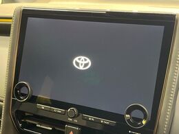 【14インチディスプレイオーディオ】画面内にオーディオ操作はもちろん、空調の調整機能なども盛り込んだ多機能なディスプレイオーディオです！スマートフォン連携はもちろん、車載ナビもお使いいただけます♪