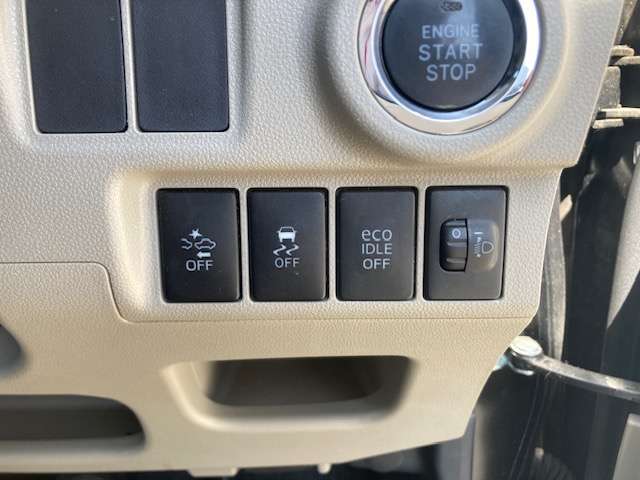 車検整備もお任せ！当店は無駄な部品交換を致しません。使える部品・交換すべき部品をお客様立会いの下わかりやすくご説明させて頂きます！ご納得頂いた上で、交換についてお客様自身で決めて頂き整備を実施します。