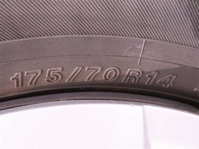 175/70R14　タイヤサイズです。　タイヤのご相談も石川トヨペットカローラにお任せください