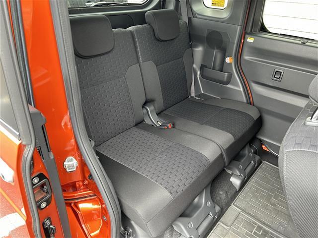 【　セカンドシート　】2列目も広々お乗りいただけます♪