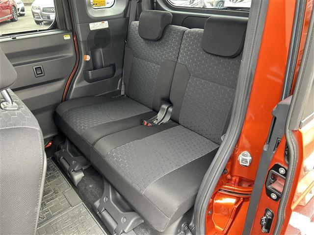 【　セカンドシート　】2列目も広々お乗りいただけます♪